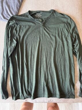 Lucky Brand Men's Long-Sleeve Henley in Forest Green